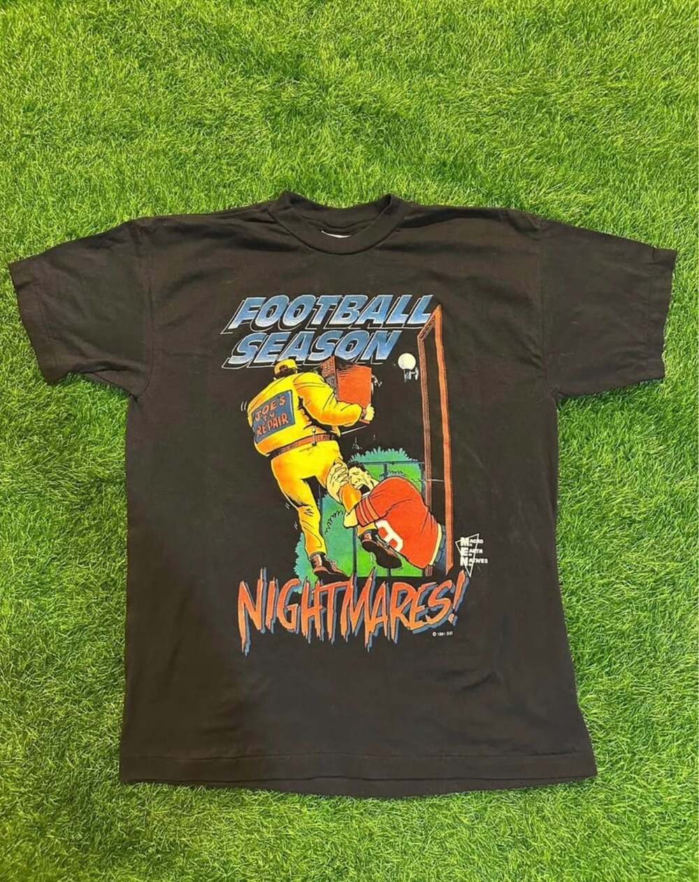 SSI Football Season Nightmares Size L Vintage Tee